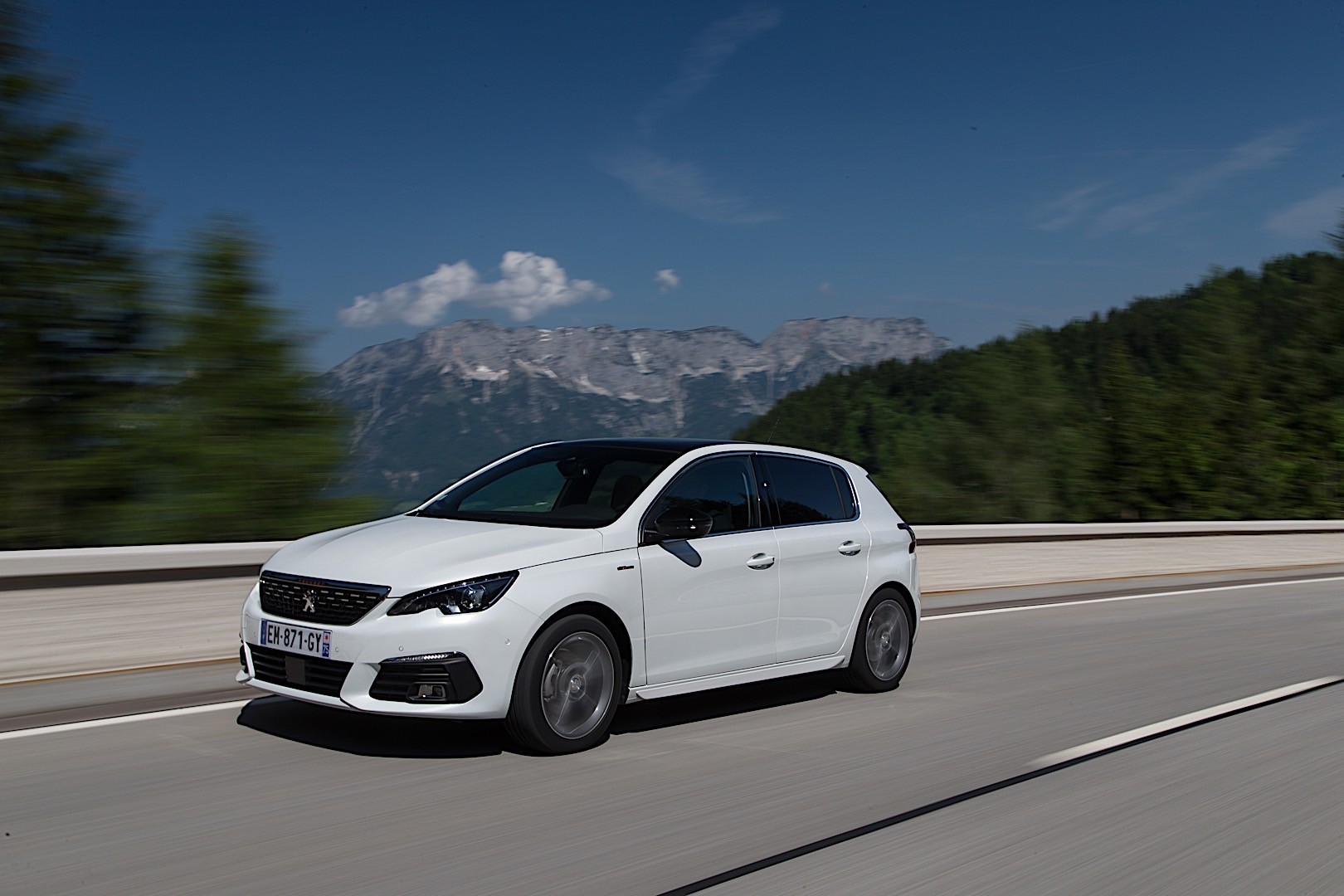 Peugeot 308 5 Doors photo 11