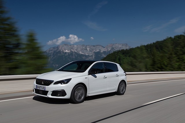 Peugeot 308 5 Doors photo 11