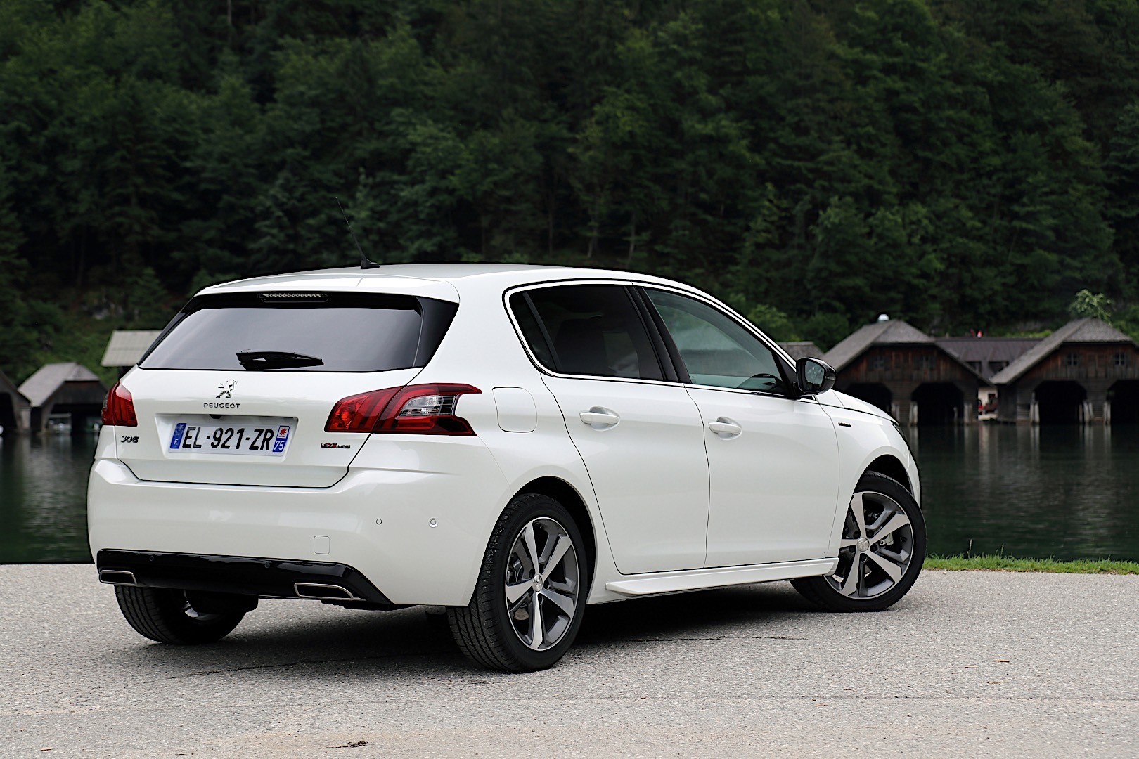 Peugeot 308 5 Doors photo 16