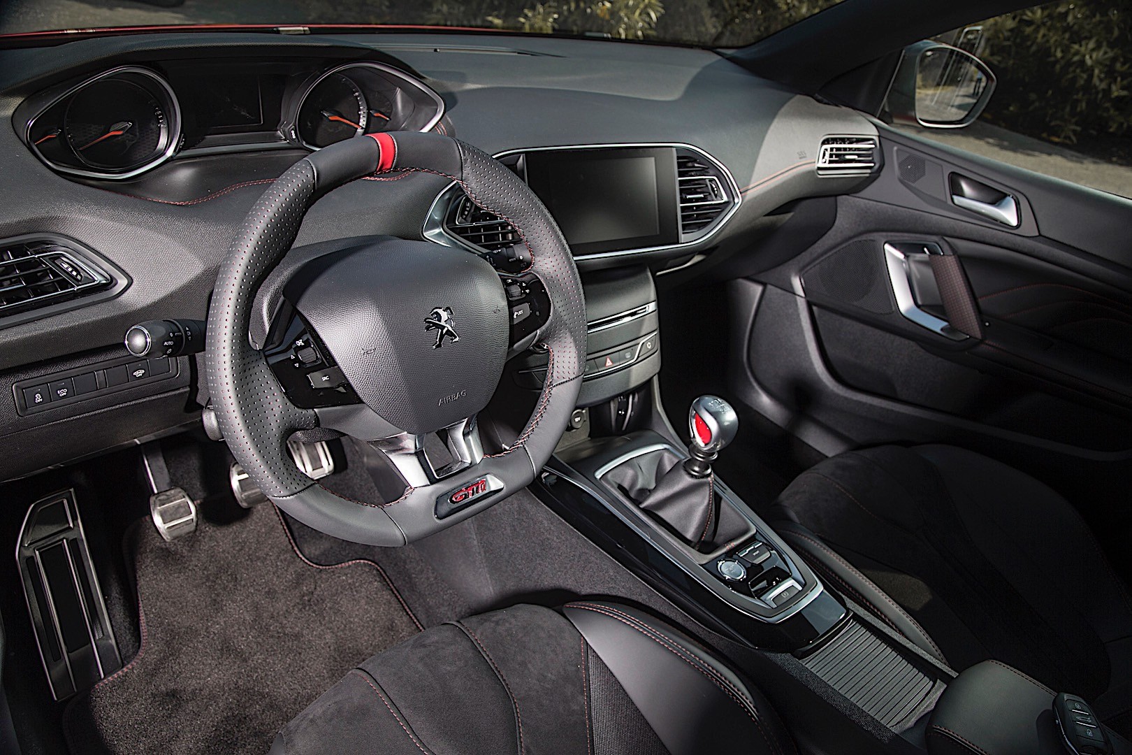 Peugeot 308 5 Doors photo 28