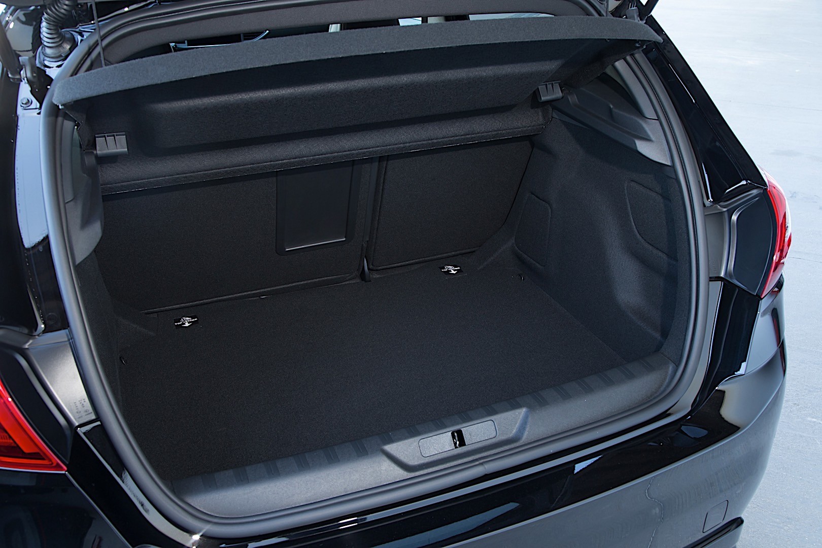 Peugeot 308 5 Doors photo 42