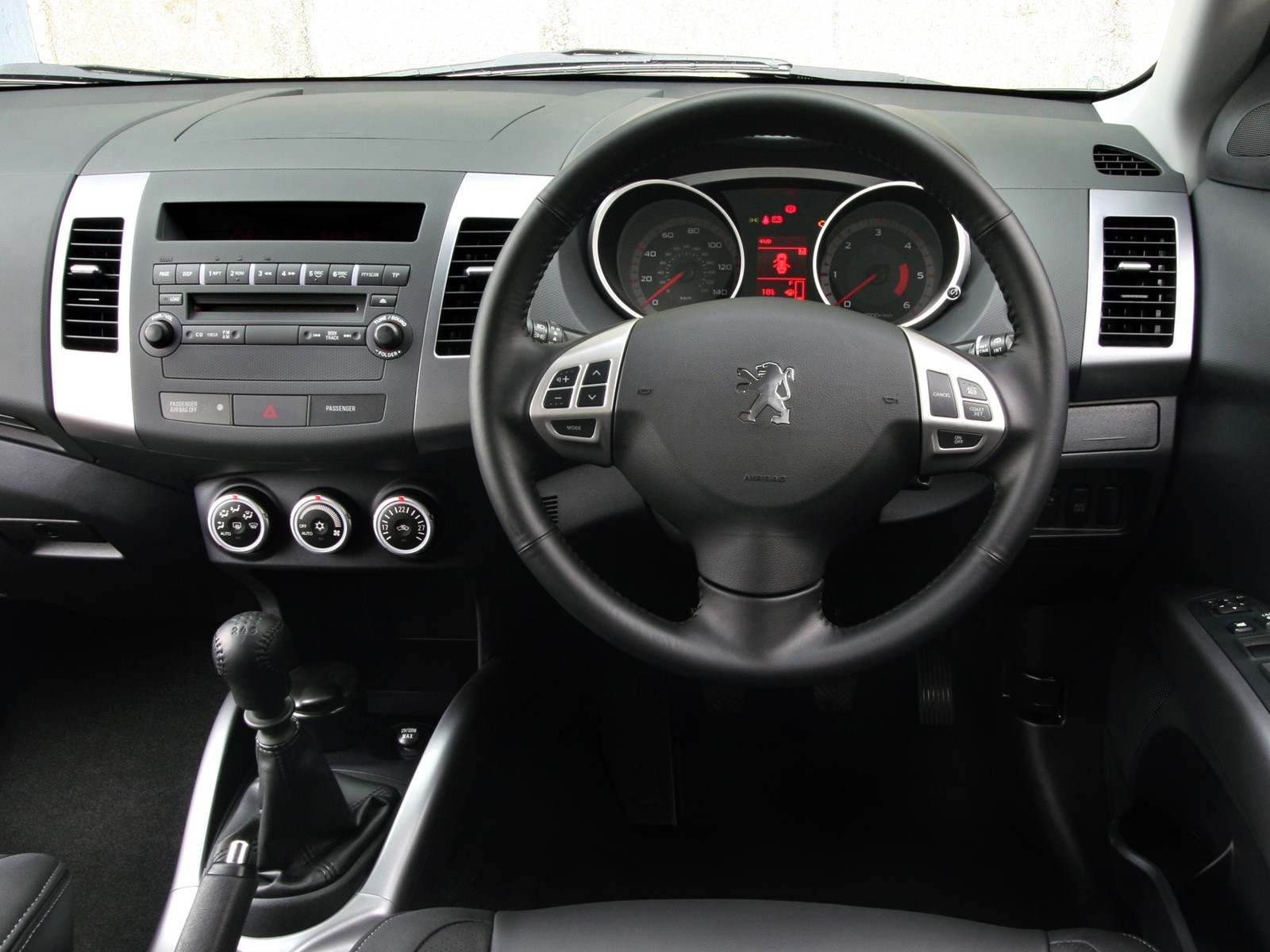 Peugeot 4007 photo 47