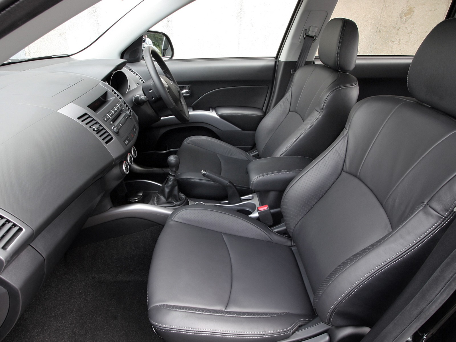 Peugeot 4007 photo 48