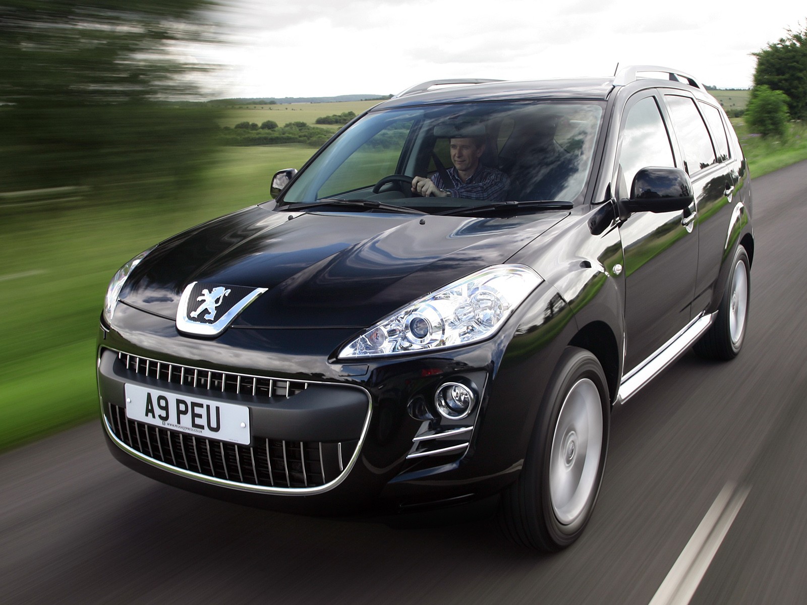 Peugeot 4007 photo 18