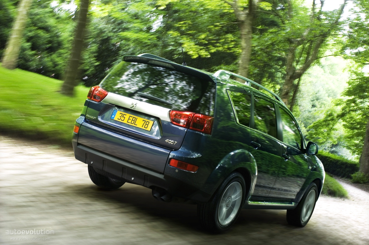 Peugeot 4007 photo 8