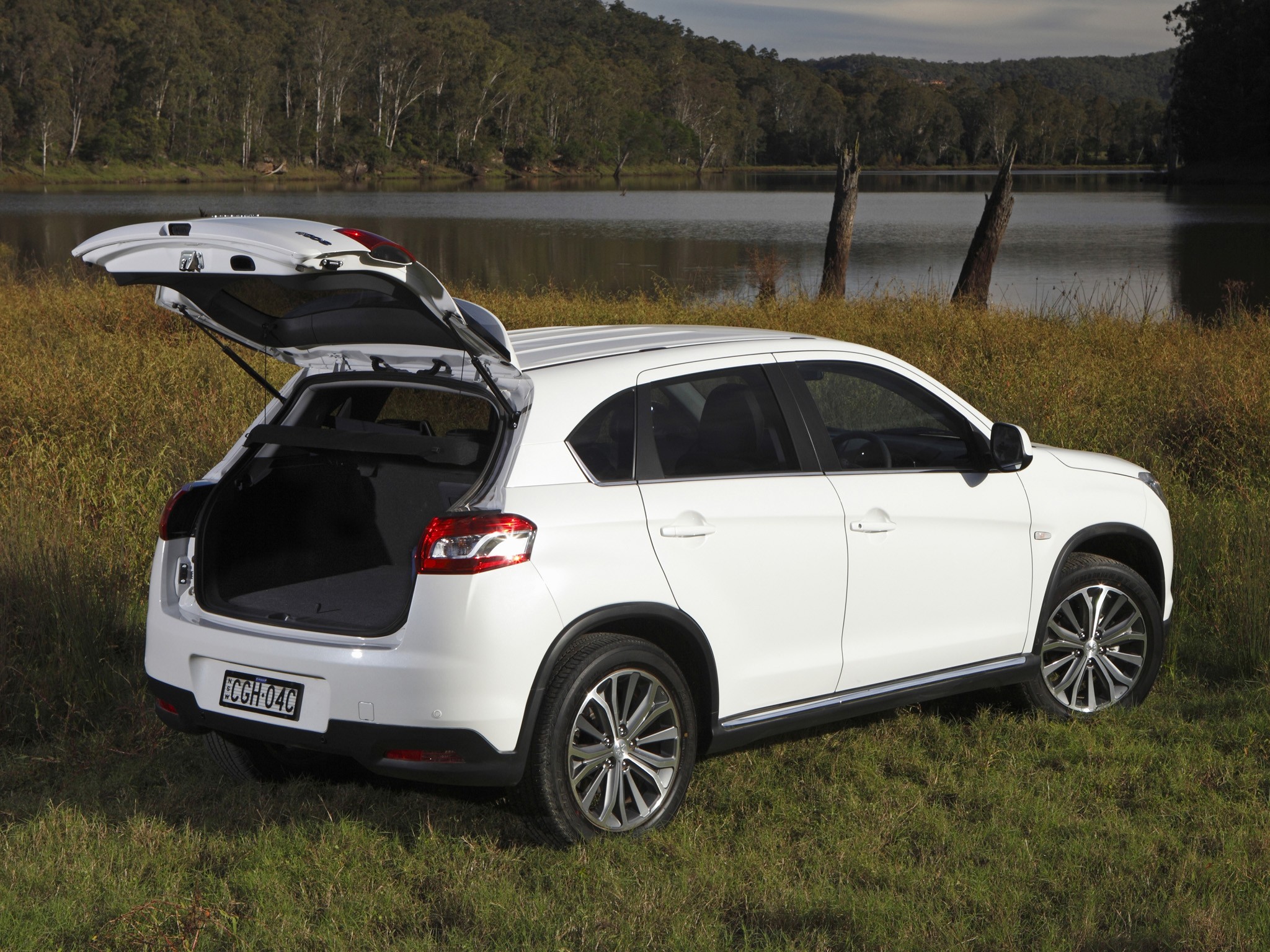 Peugeot 4008 photo 9