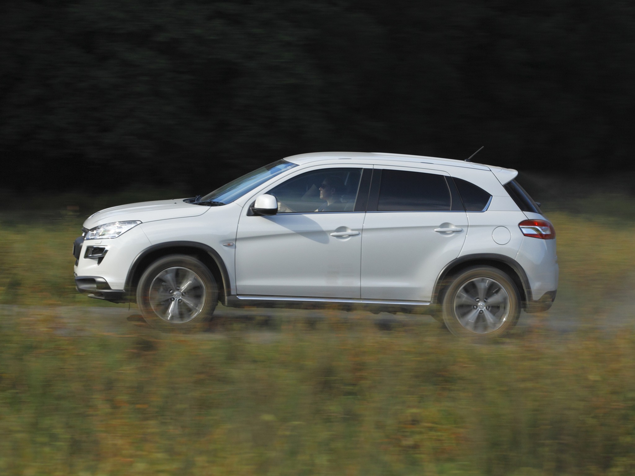 Peugeot 4008 photo 11