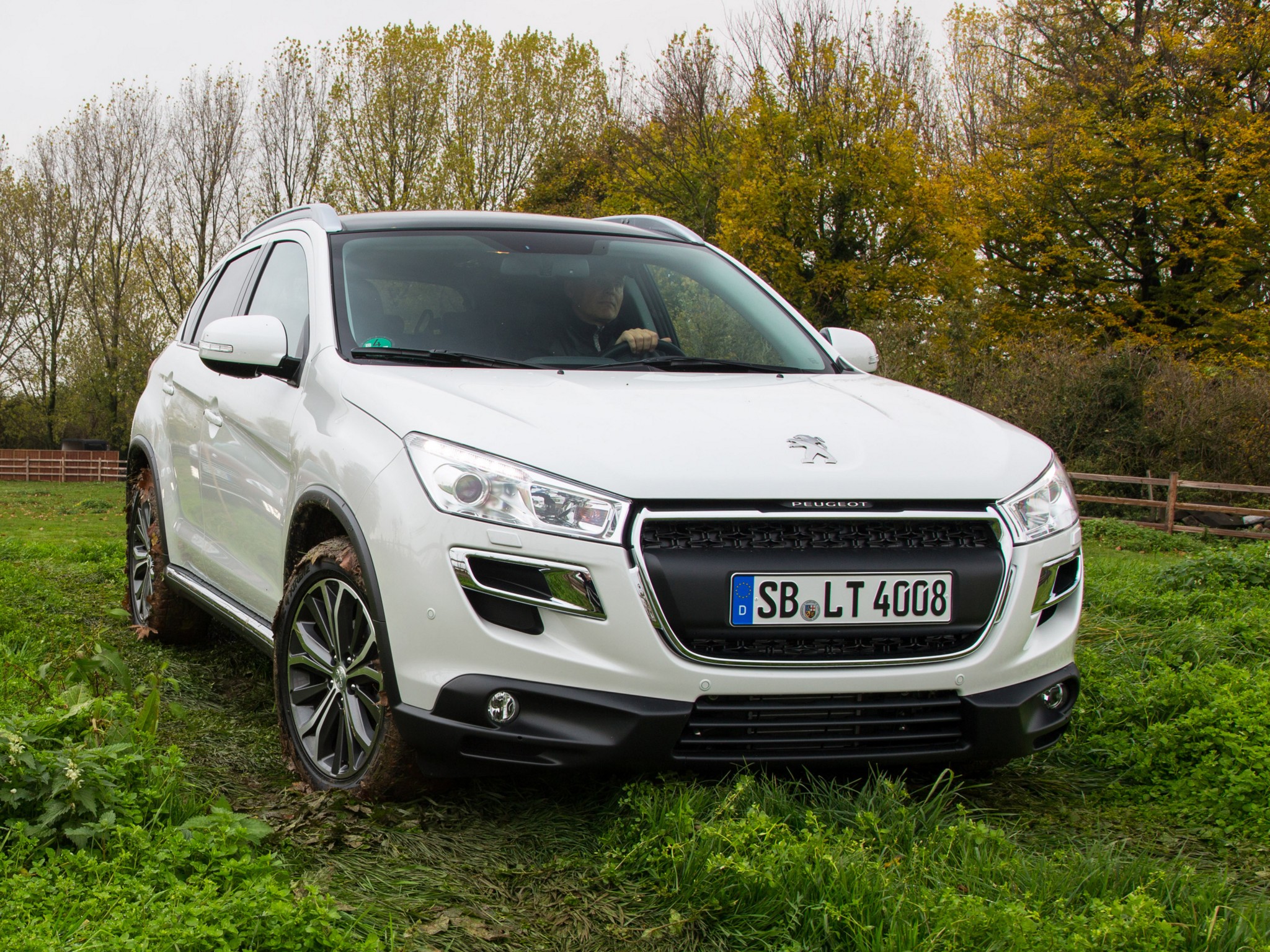 Peugeot 4008 photo 23