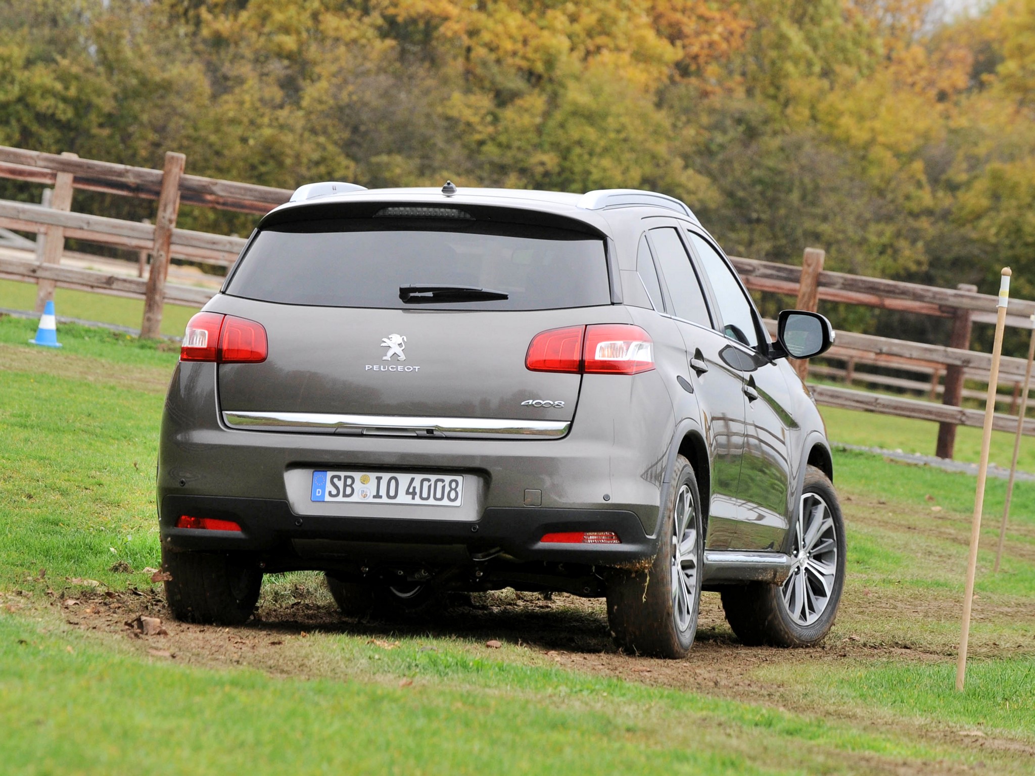 Peugeot 4008 photo 25