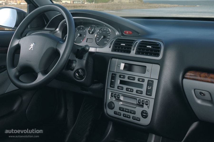 Peugeot 406 Break photo 16