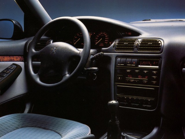 Peugeot 406 photo 38