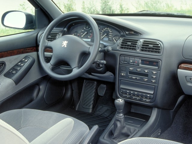 Peugeot 406 photo 39