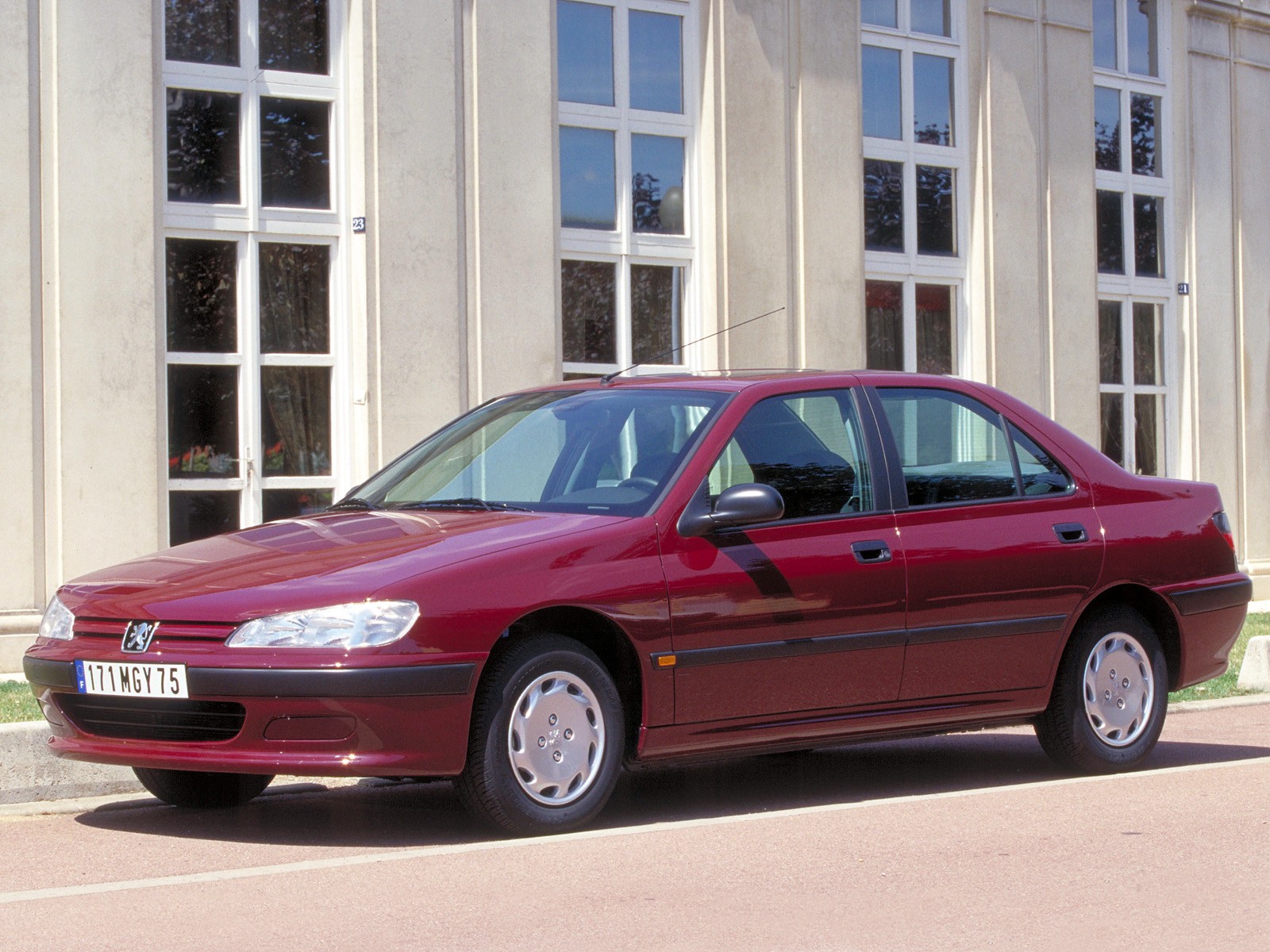 Peugeot 406 photo 4