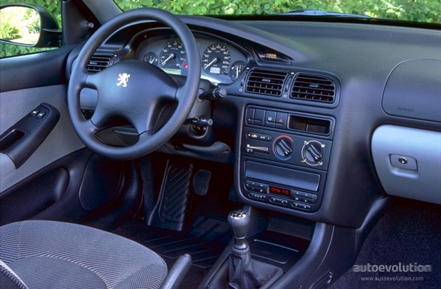 Peugeot 406 photo 37