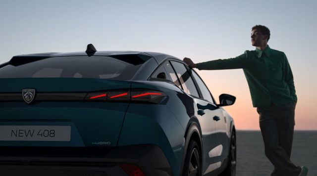 Peugeot 408 Fastback photo 20