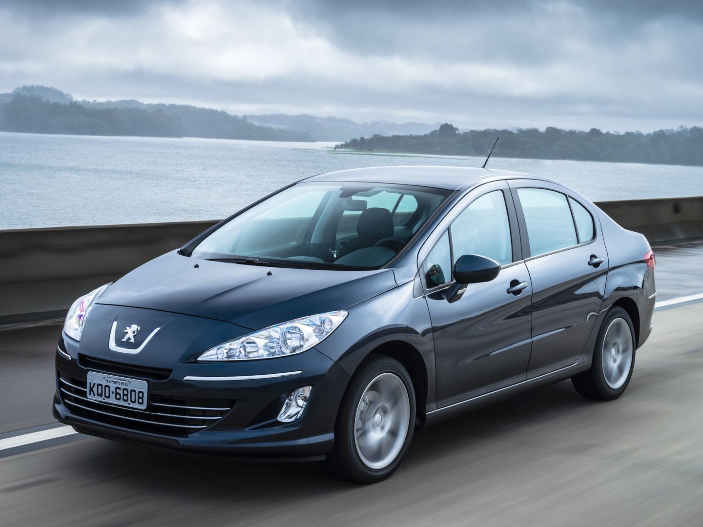 Peugeot 408 Sedan photo 36