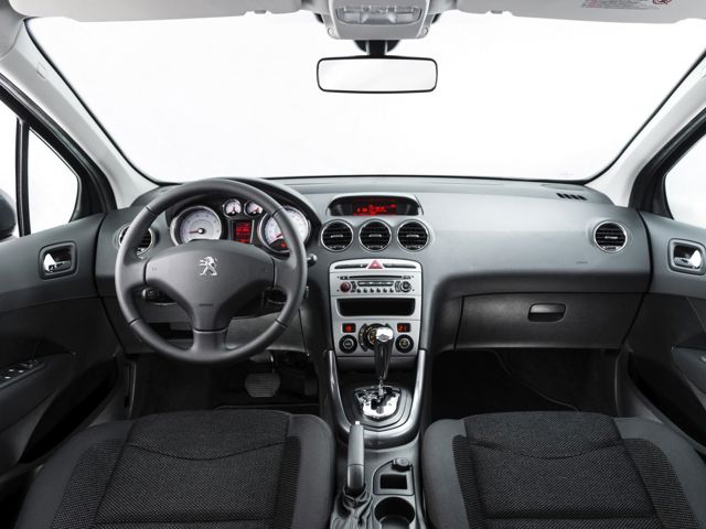 Peugeot 408 Sedan photo 37