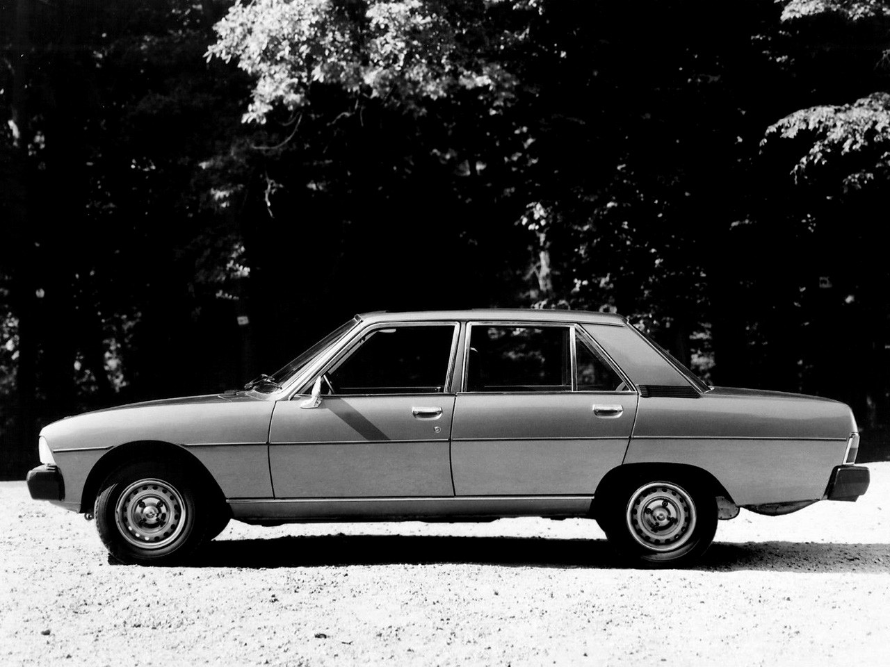 Peugeot 604 photo 12