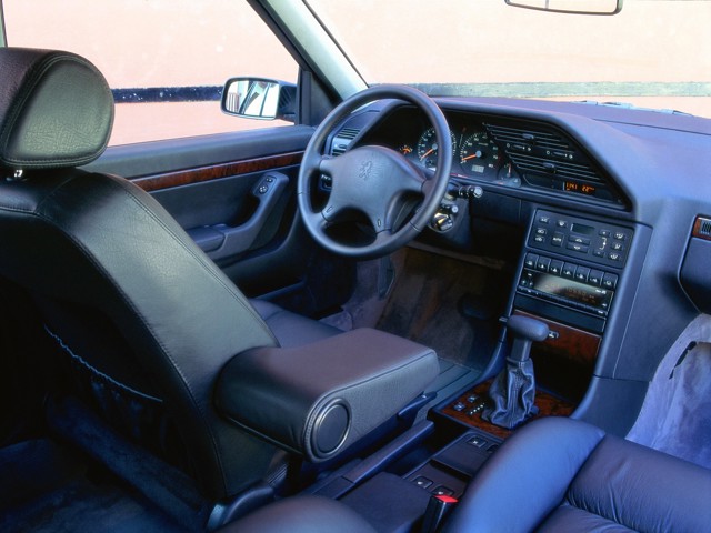 Peugeot 605 photo 12