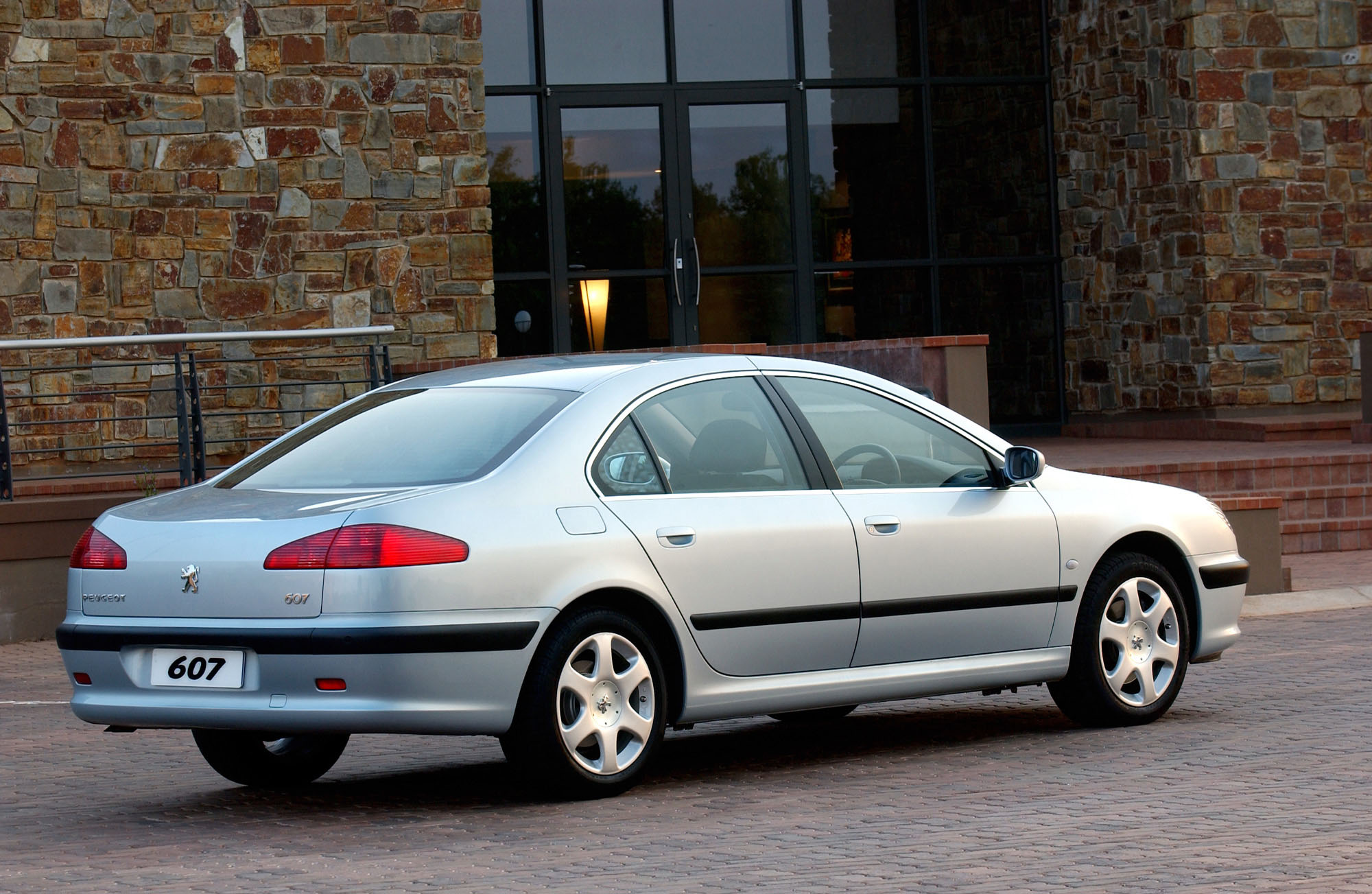 Peugeot 607 photo 32