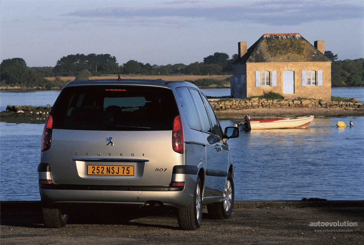 Peugeot 807 photo 3