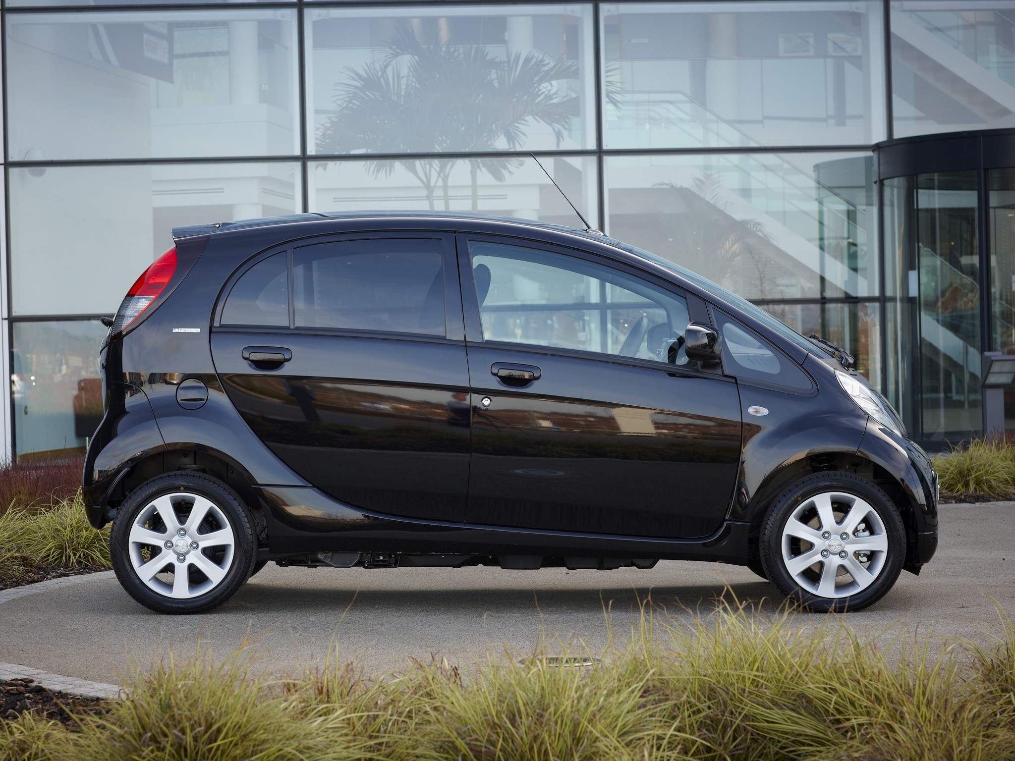 Peugeot Ion photo 11