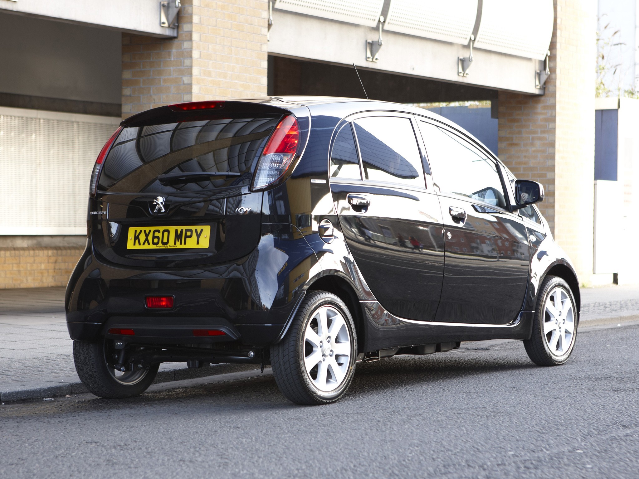 Peugeot Ion photo 15