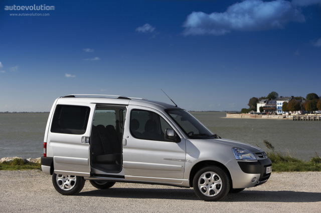 Peugeot Partner Combi photo 2