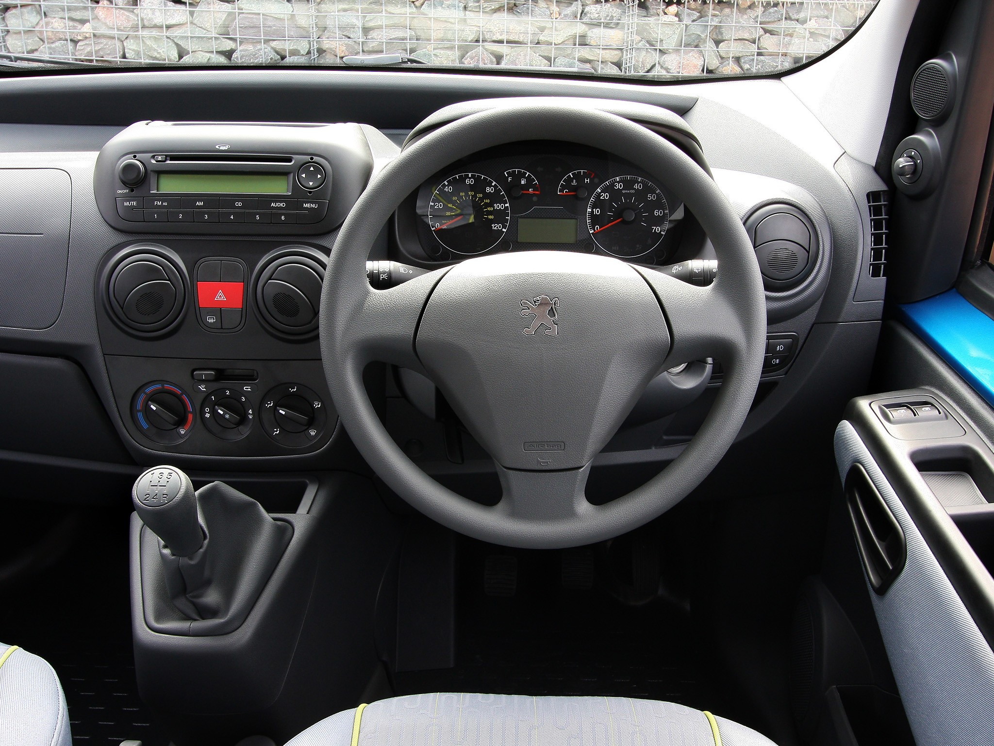 Peugeot Tepee photo 35