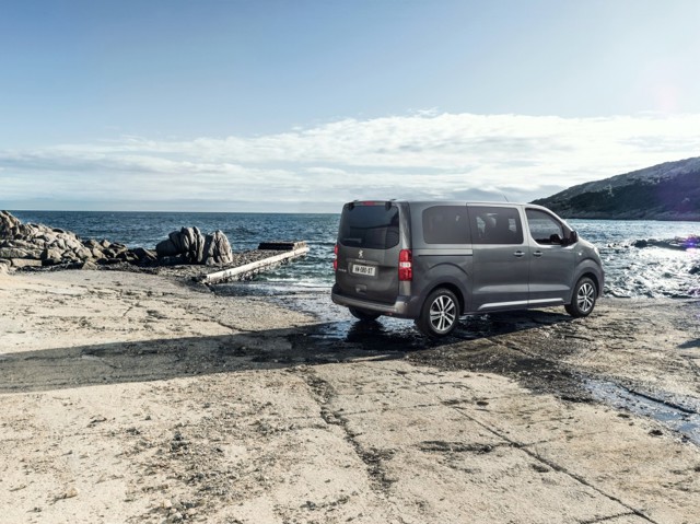 Peugeot Traveller photo 11