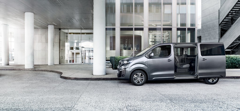 Peugeot Traveller photo 13