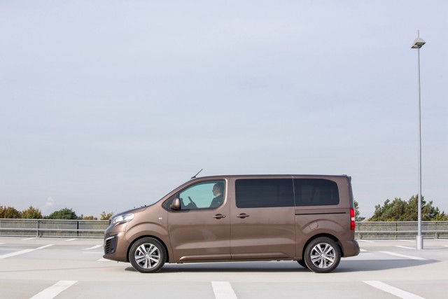 Peugeot Traveller photo 15