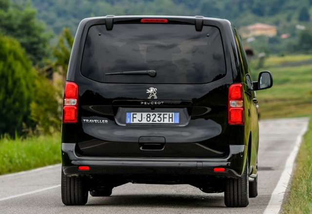 Peugeot Traveller photo 24