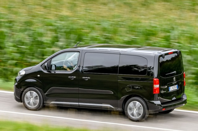 Peugeot Traveller photo 26