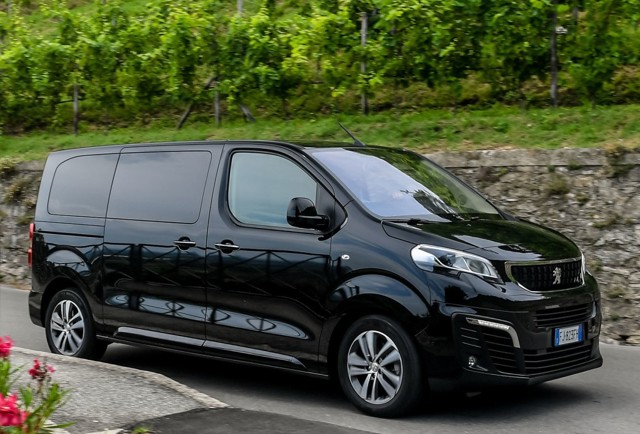 Peugeot Traveller photo 27