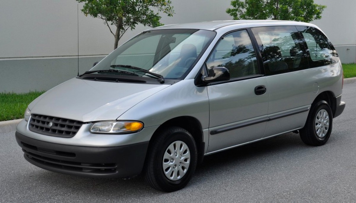 Plymouth Plymouth Voyager