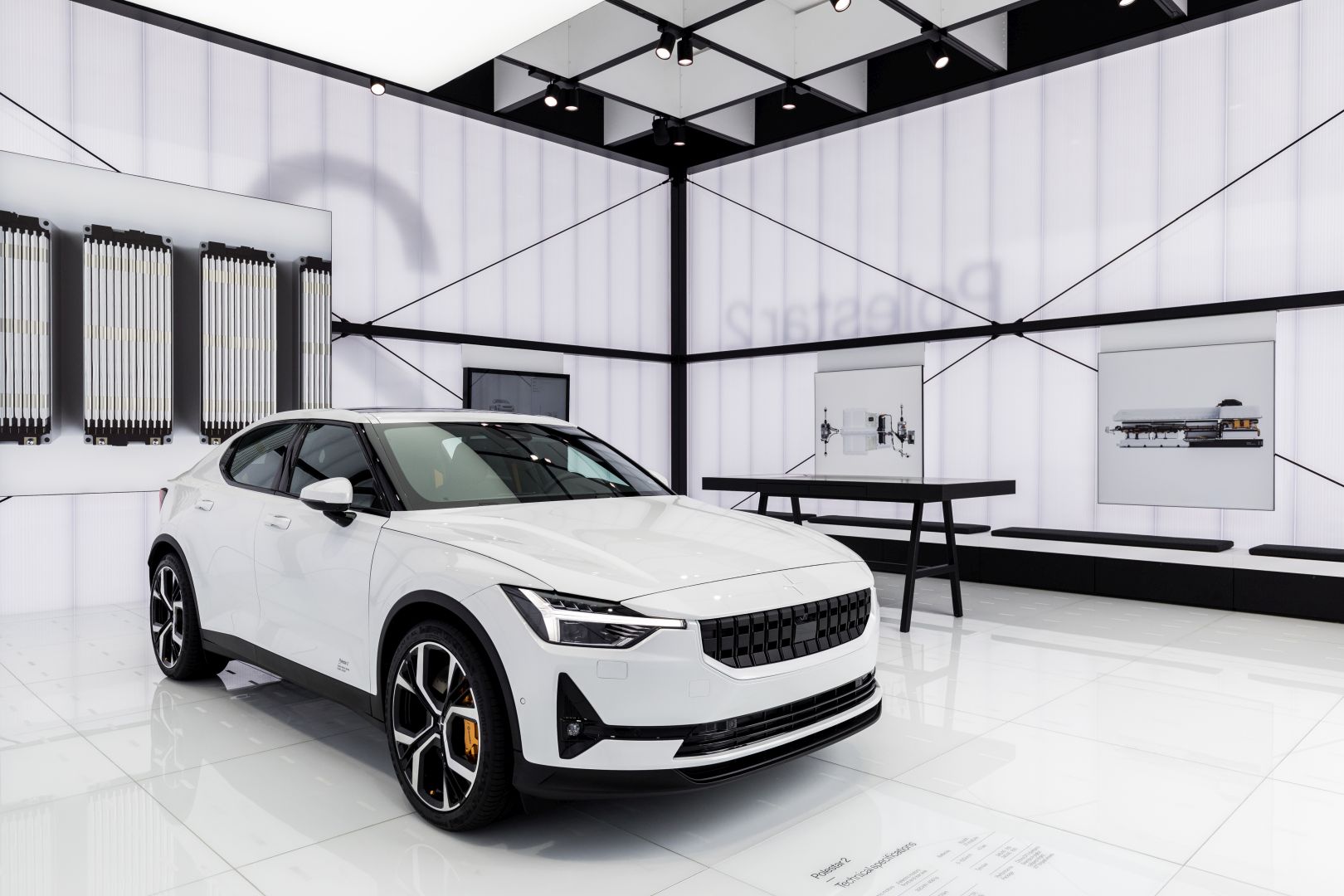 Polestar 2 photo 35