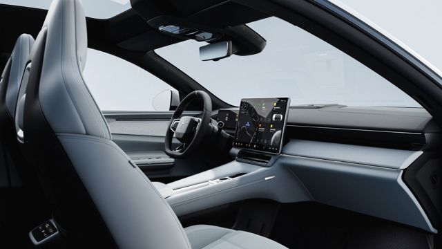 Polestar 4 photo 24