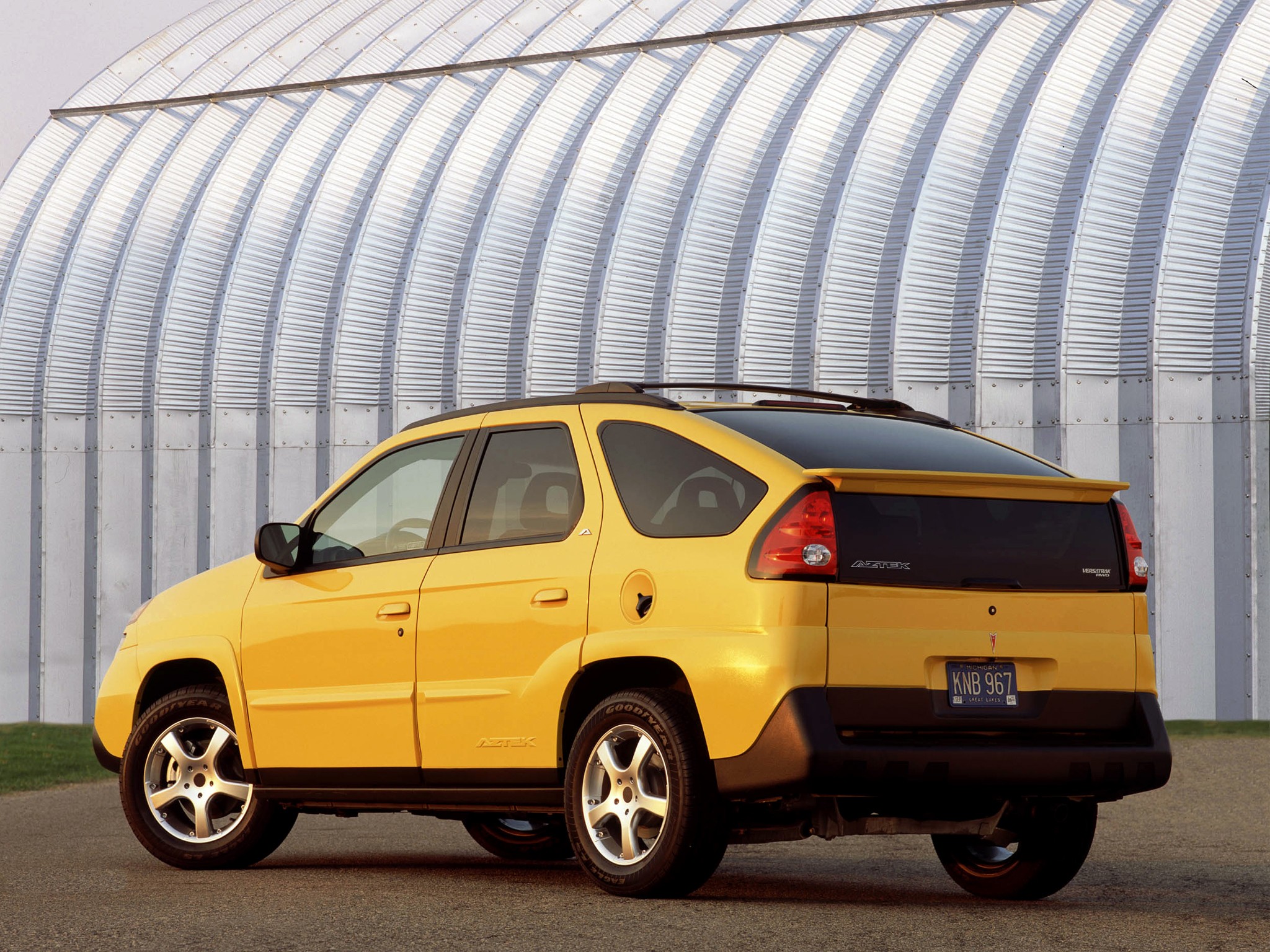 Pontiac Aztek photo 13