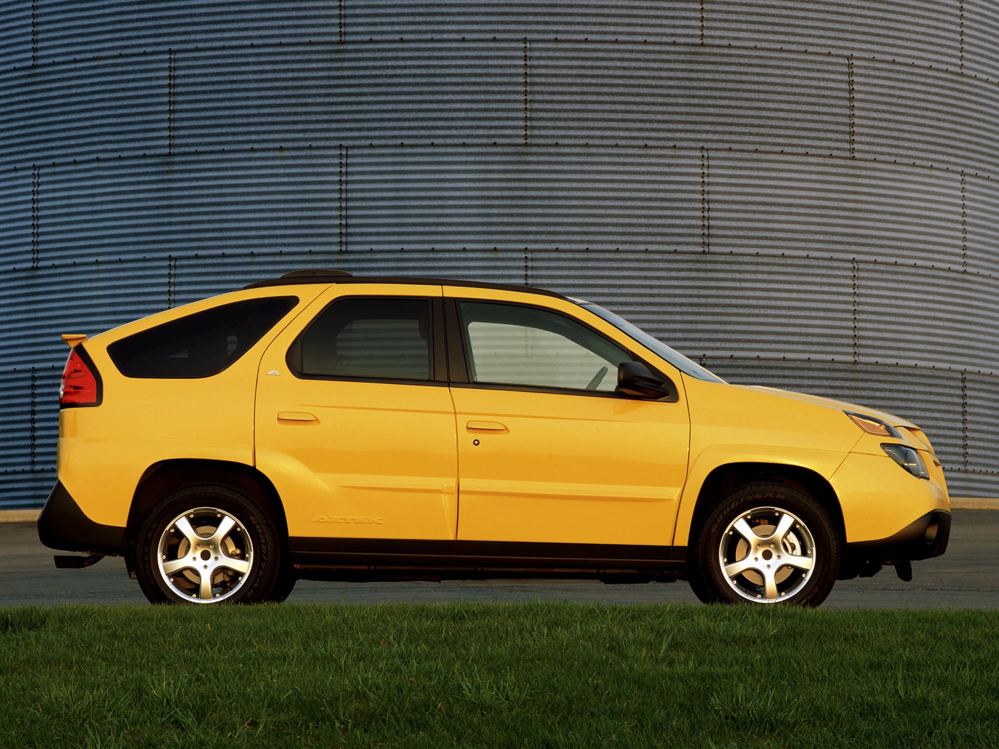 Pontiac Aztek photo 14