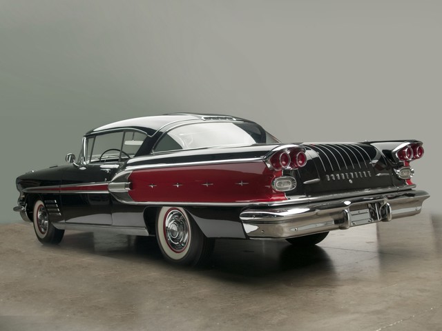 Pontiac Bonneville photo 2