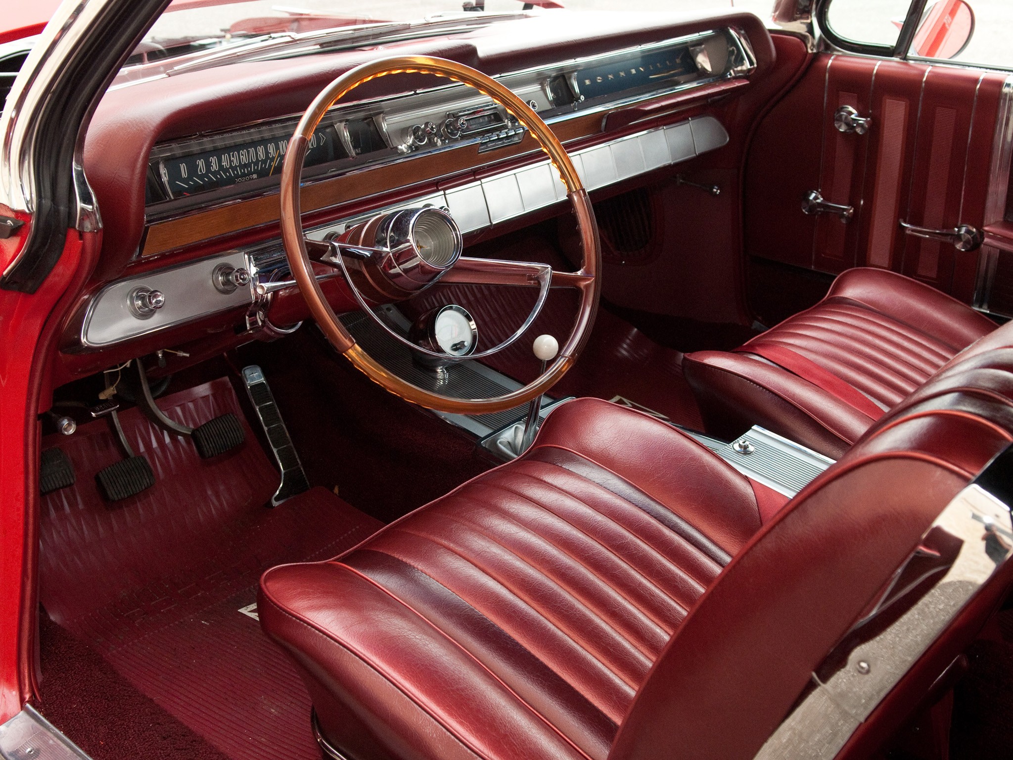 Pontiac Bonneville photo 7