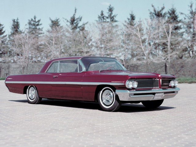 Pontiac Bonneville photo 3
