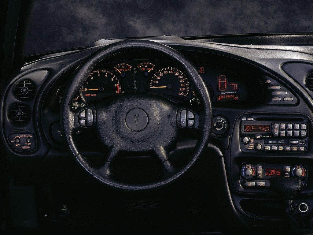 Pontiac Bonneville photo 25