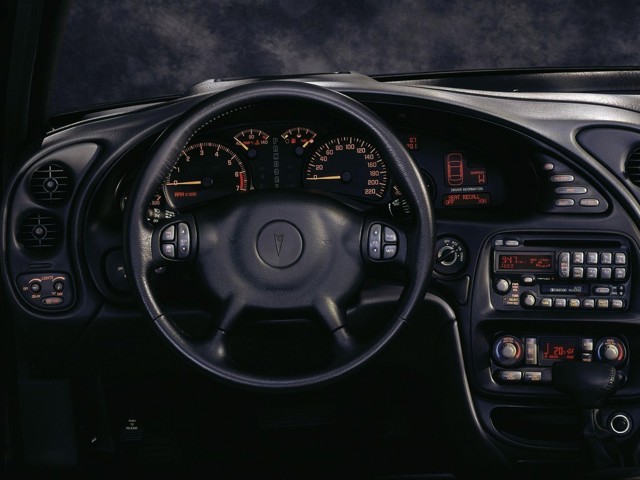 Pontiac Bonneville photo 25