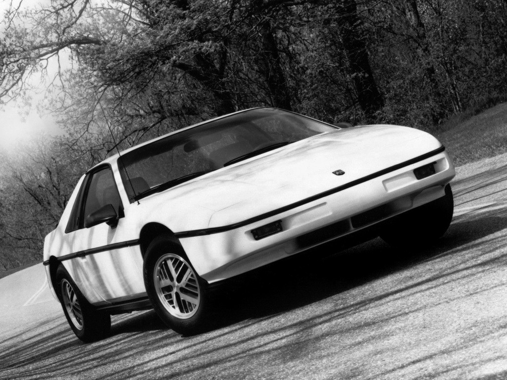 Pontiac Fiero photo 13