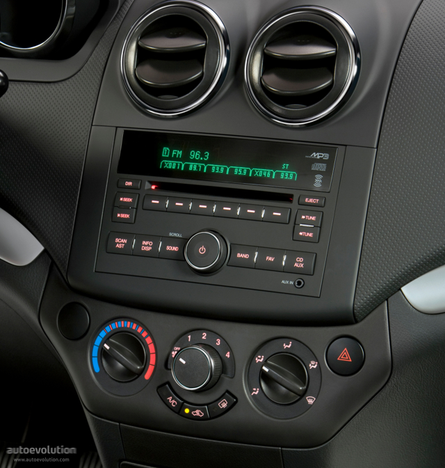 Pontiac G3 photo 10