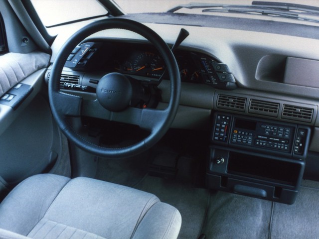 Pontiac Trans Sport photo 21