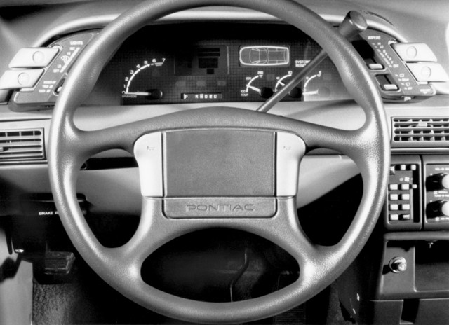 Pontiac Trans Sport photo 23