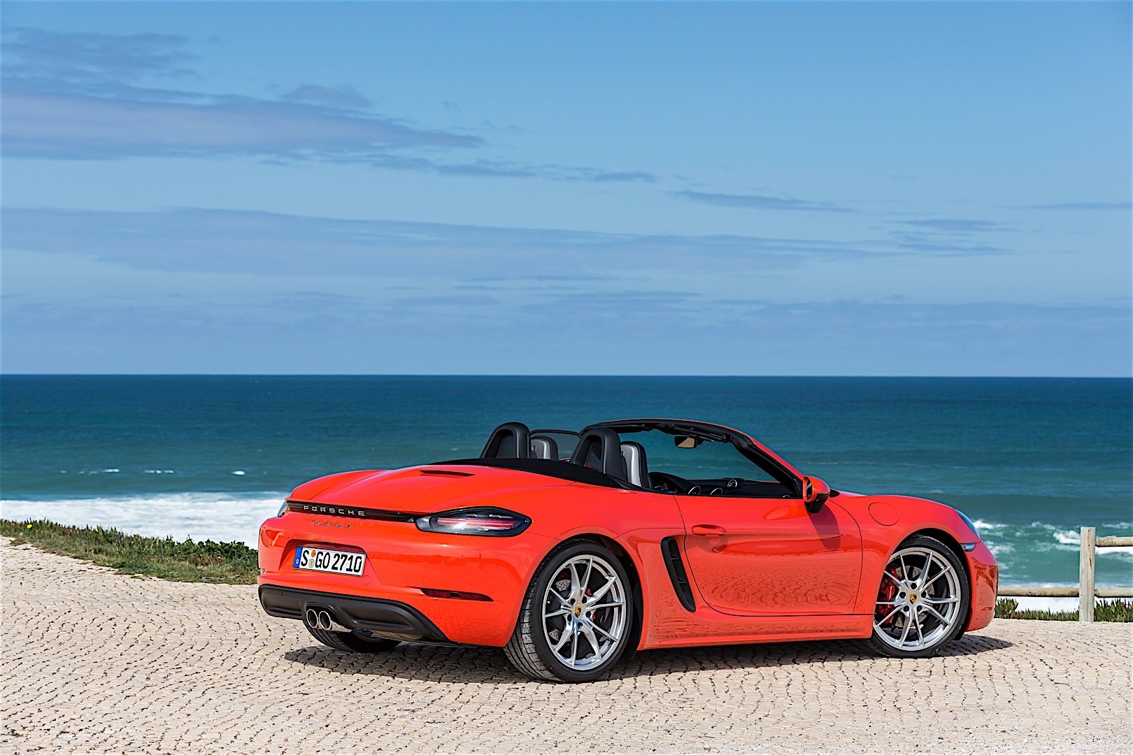 Porsche 718 Boxster S photo 16